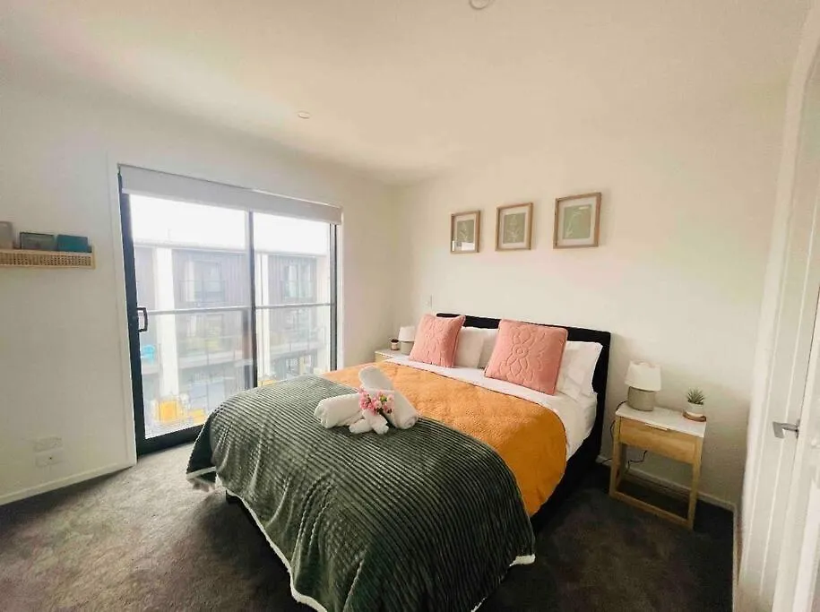 3 Minutes Walk To Riverside Market 4Bed4Bath Christchurch 0*,