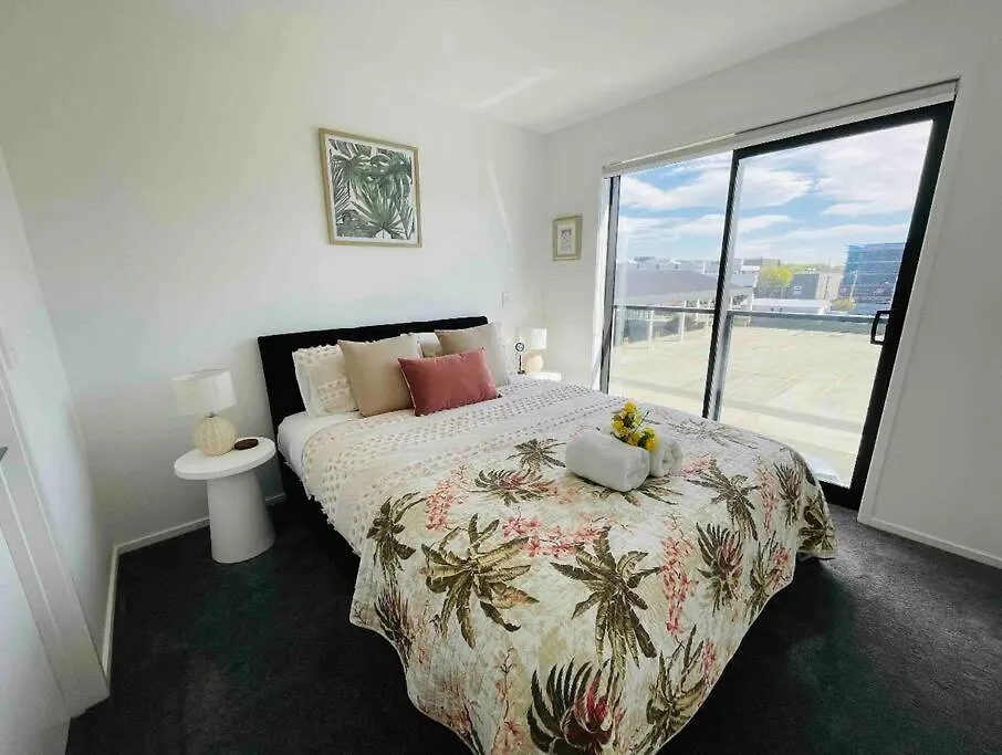Apartment 3 Minutes Walk To Riverside Market 4Bed4Bath Christchurch