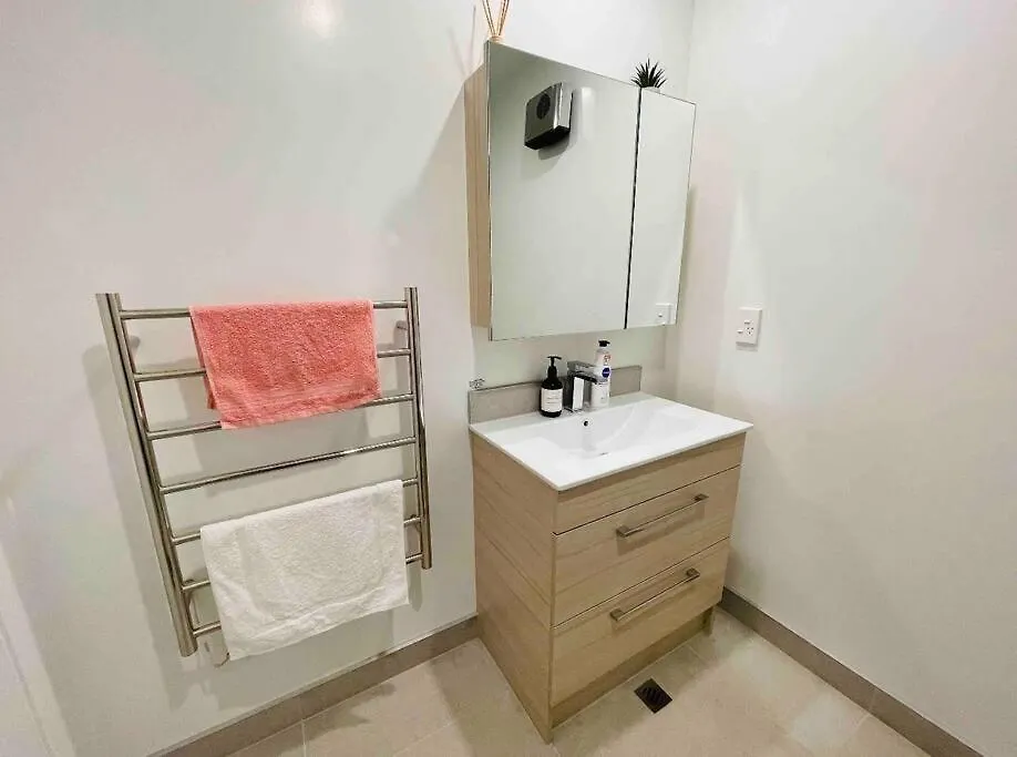 3 Minutes Walk To Riverside Market 4Bed4Bath Christchurch