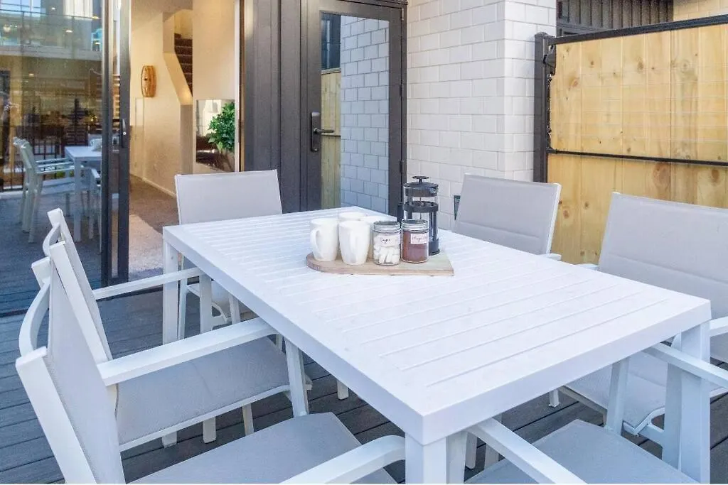 3 Minutes Walk To Riverside Market 4Bed4Bath Christchurch
