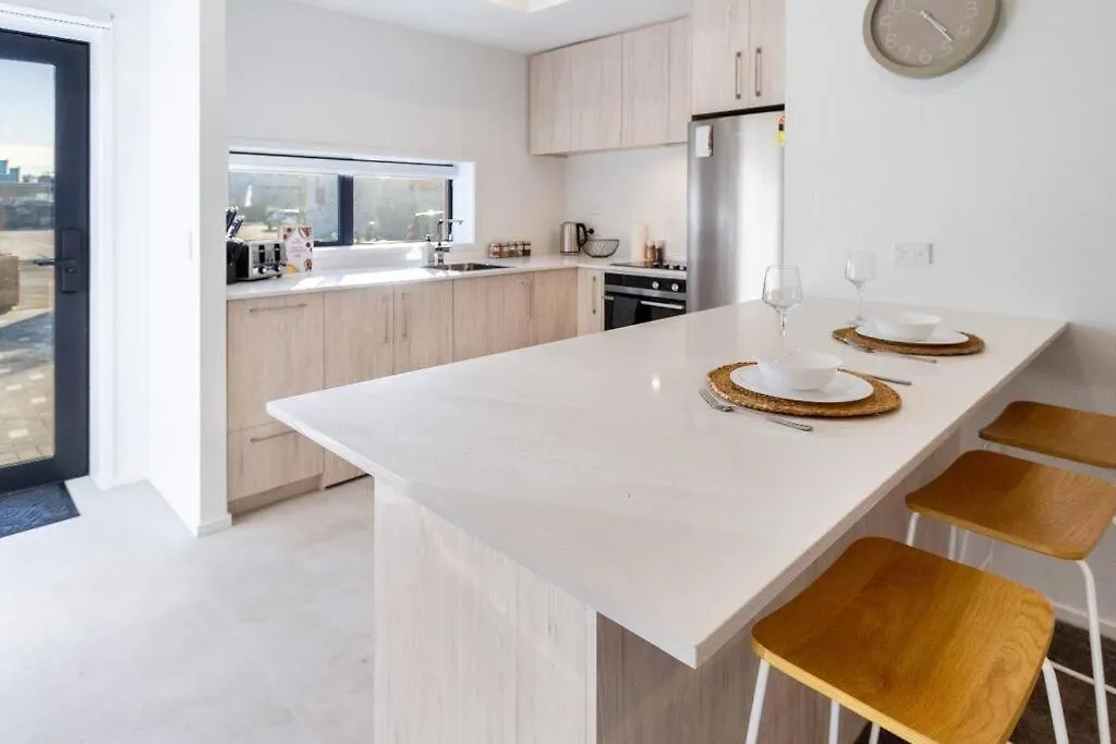 3 Minutes Walk To Riverside Market 4Bed4Bath Christchurch Apartment
